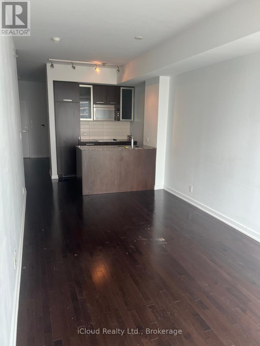 1203 12 York St, Toronto, ON M5J 0A9