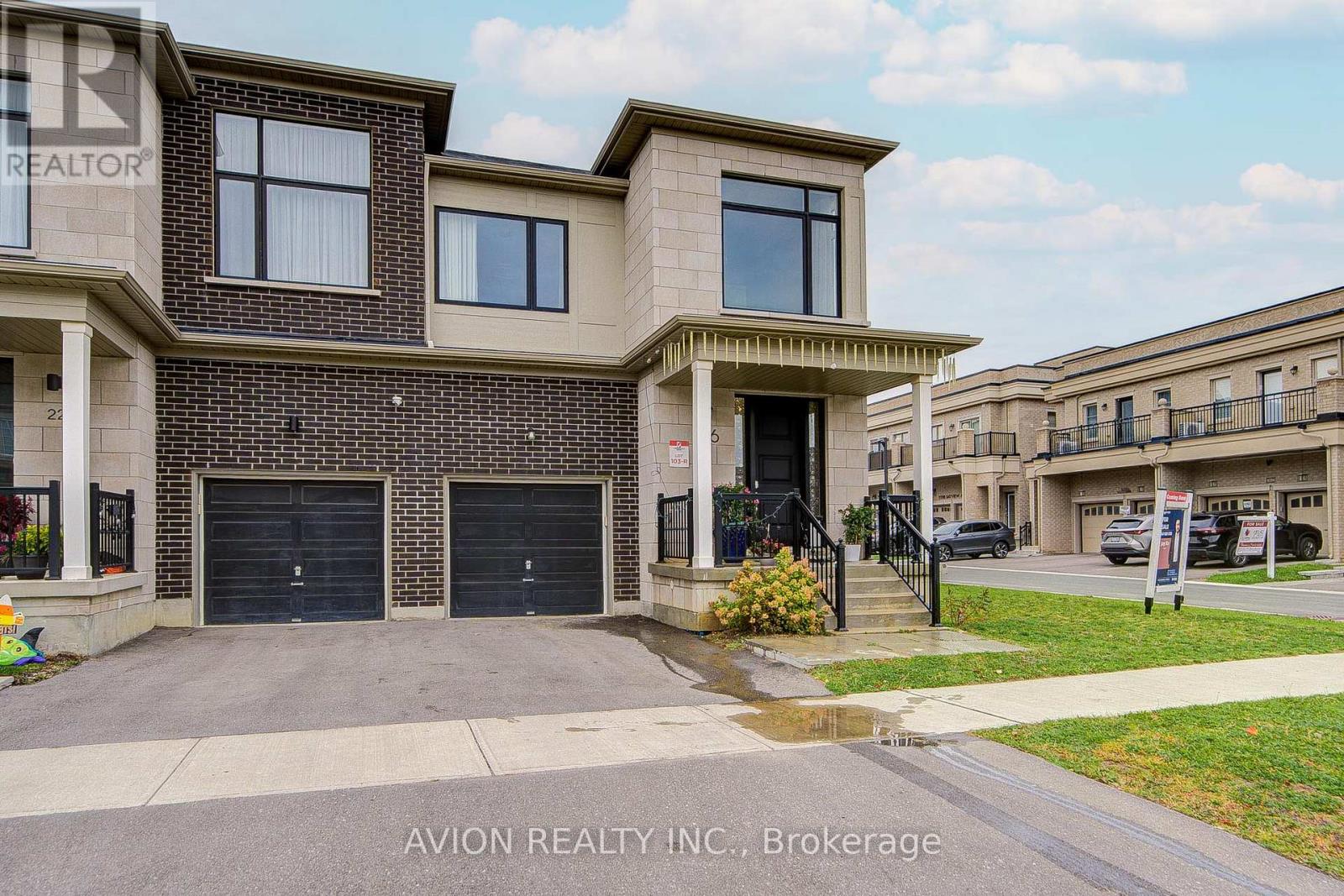 16 Callisto Ln, Richmond Hill, ON L4C 4Z2