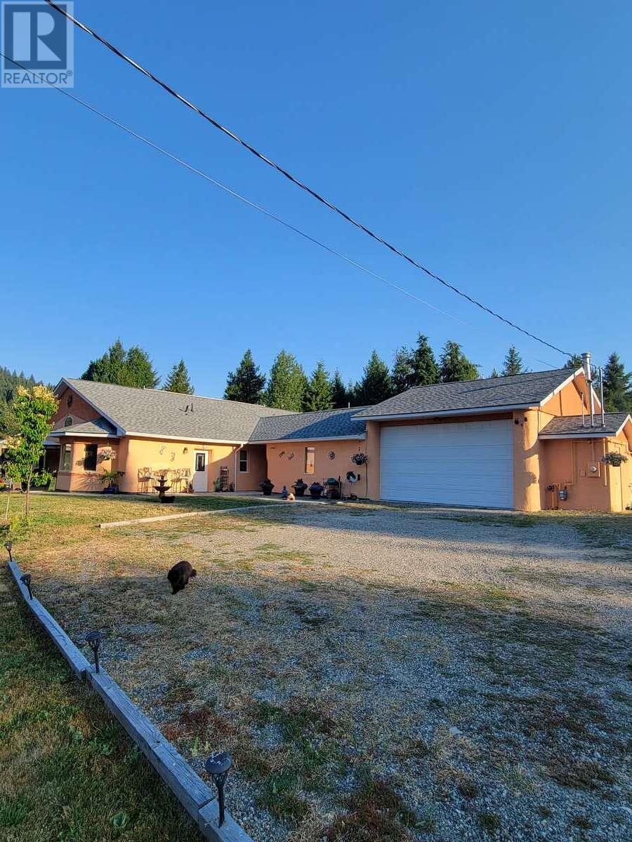 405 Elkhorn St, Greenwood, BC V0H 1J0
