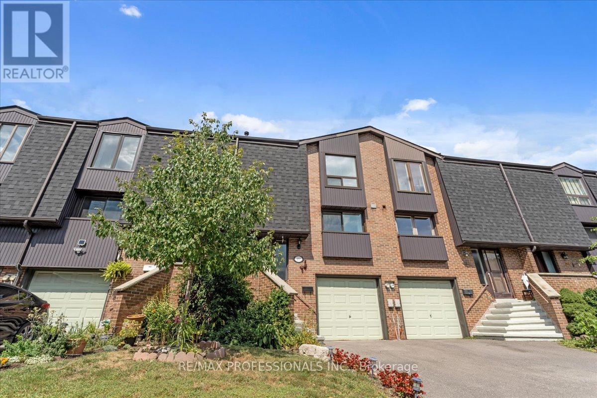 157 Maple Branch Path, Toronto, ON M9P 3R9