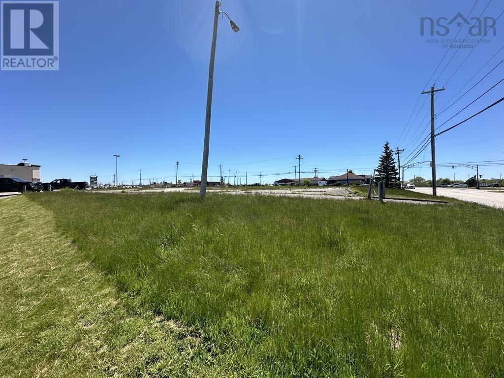 70 Starrs Rd, Yarmouth, NS B5A 2T5