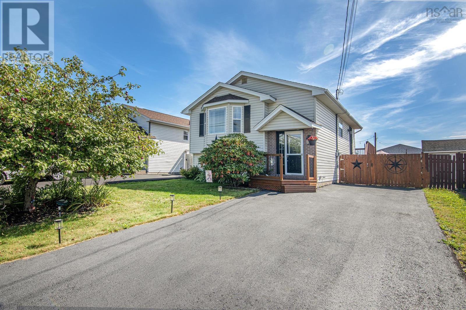 5 Serop Cres, Eastern Passage, NS B3G 1P6