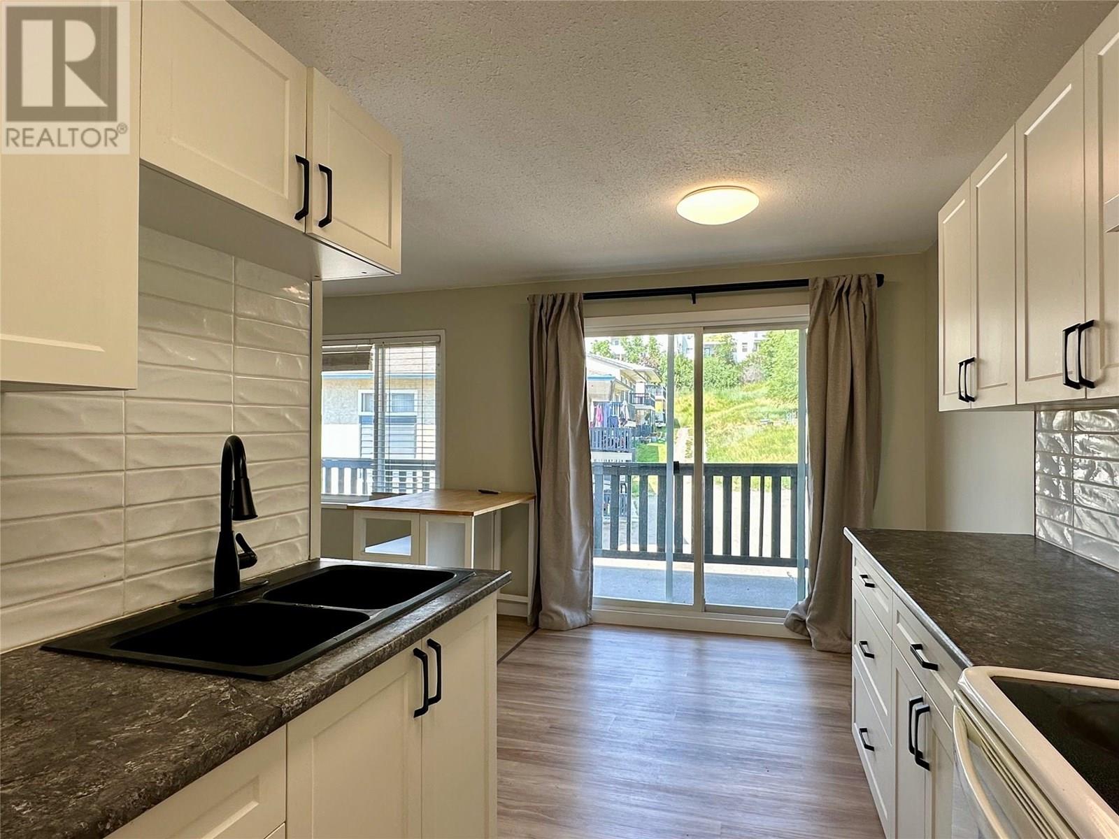 3505 38 Street Unit 215, Vernon, BC V1T 6X1