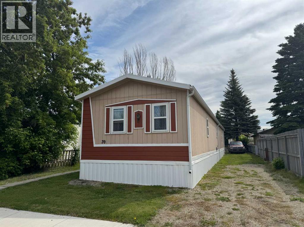 39 Norby Cres, Red Deer, AB T4P 2C6