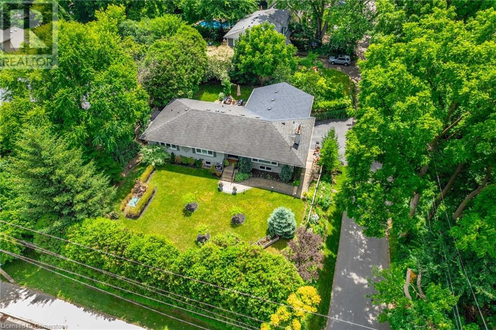 4306 Lakeshore Rd, Burlington, ON L7L 1A8