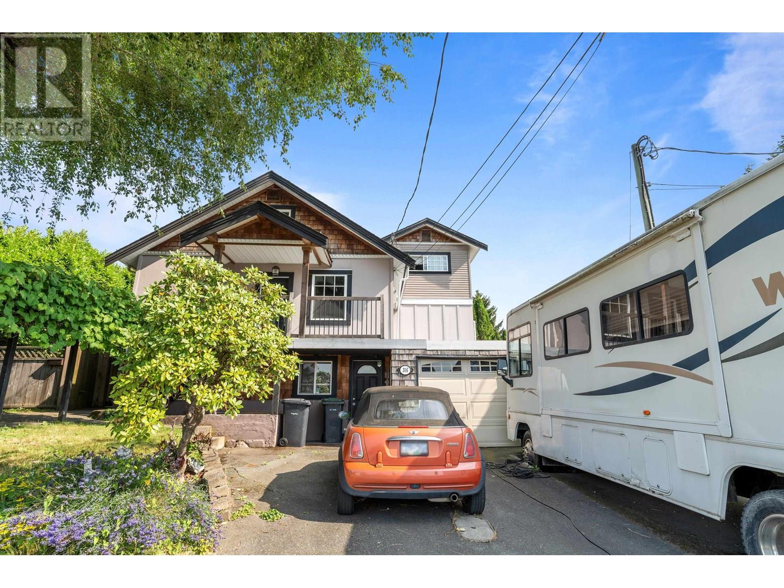 316 Laval Sq, Coquitlam, BC V3K 2C8