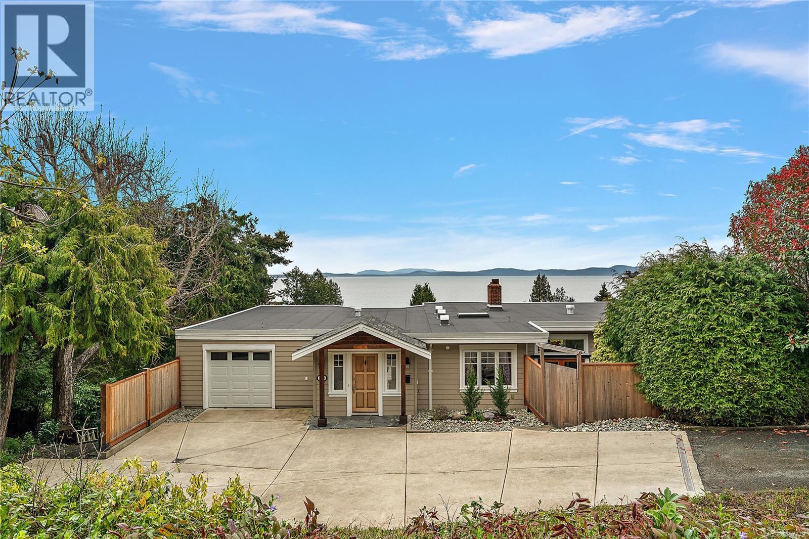 5055 Lochside Dr, Saanich, BC V8Y 2E9