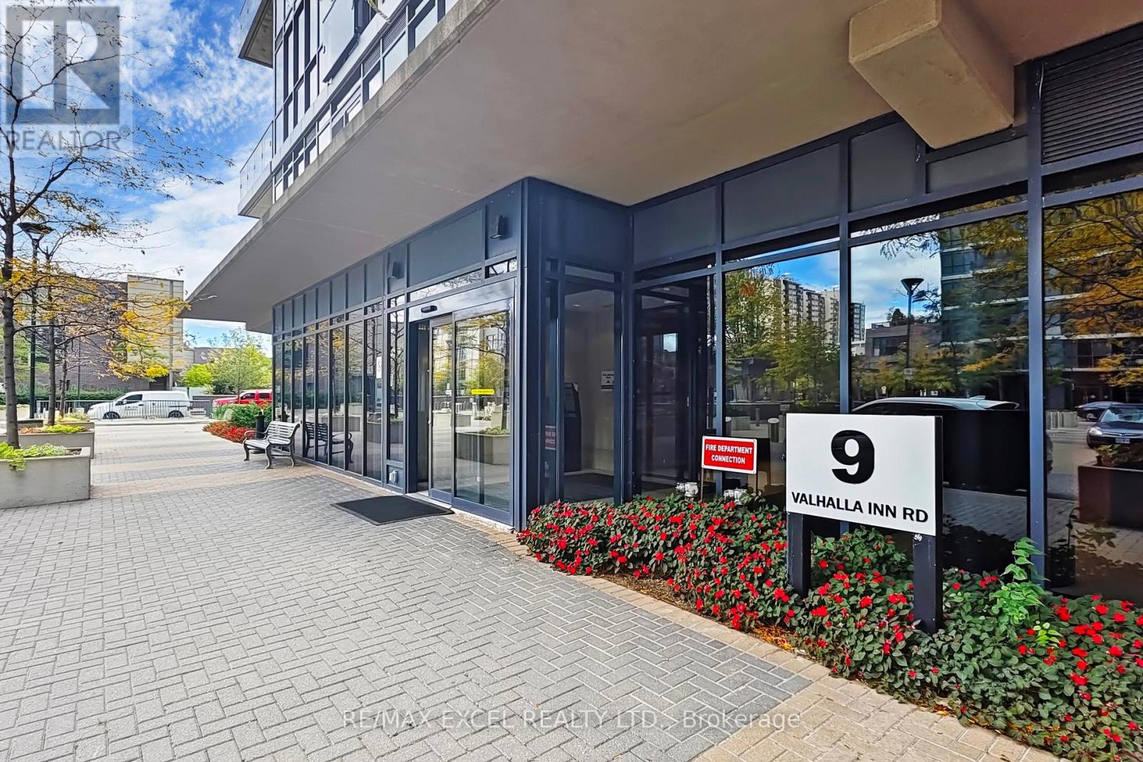 2505 9 Valhalla Inn Rd, Toronto, ON M9B 0B2