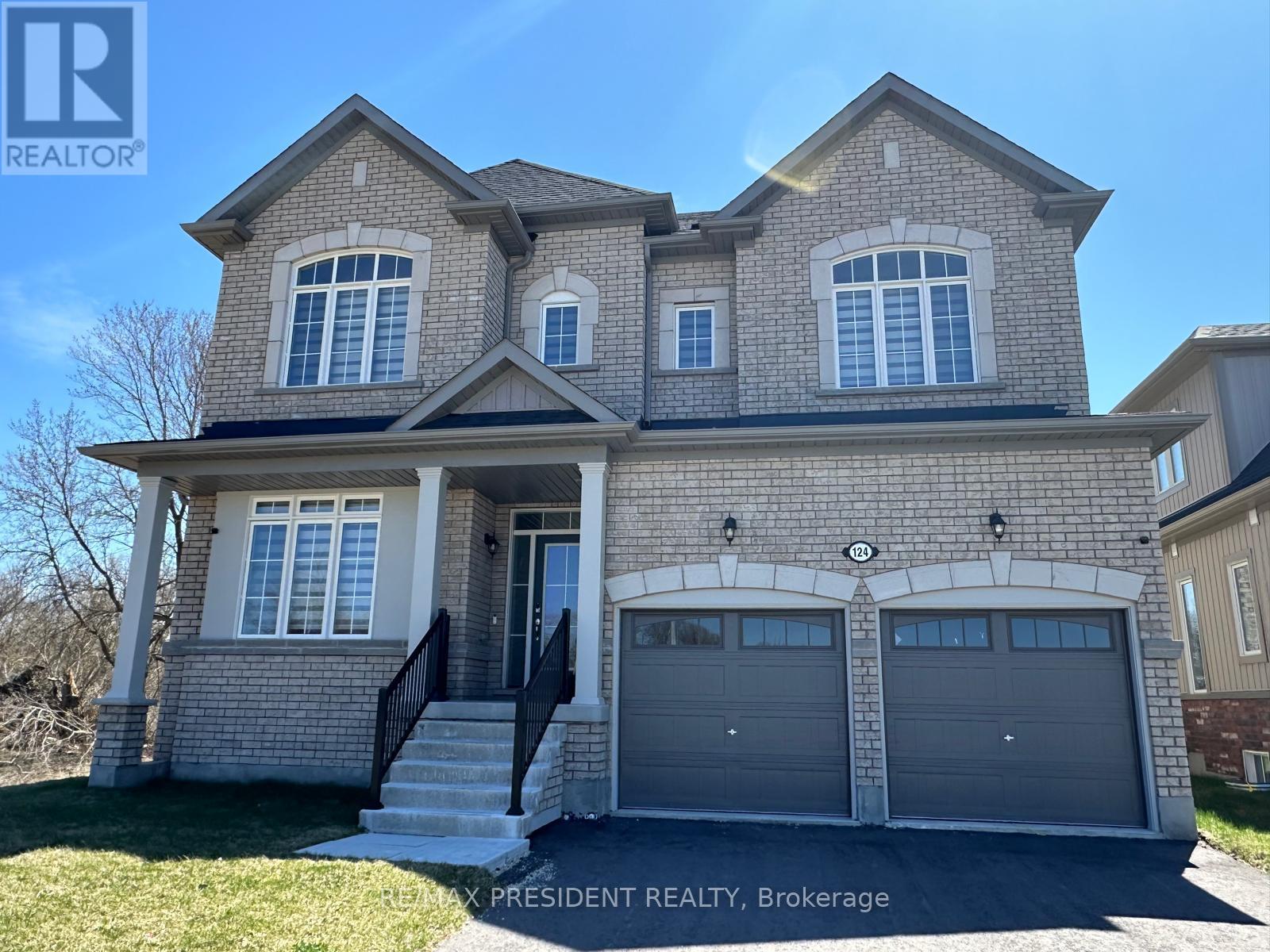 124 Kirby Ave, Collingwood, ON L9Y 4C5