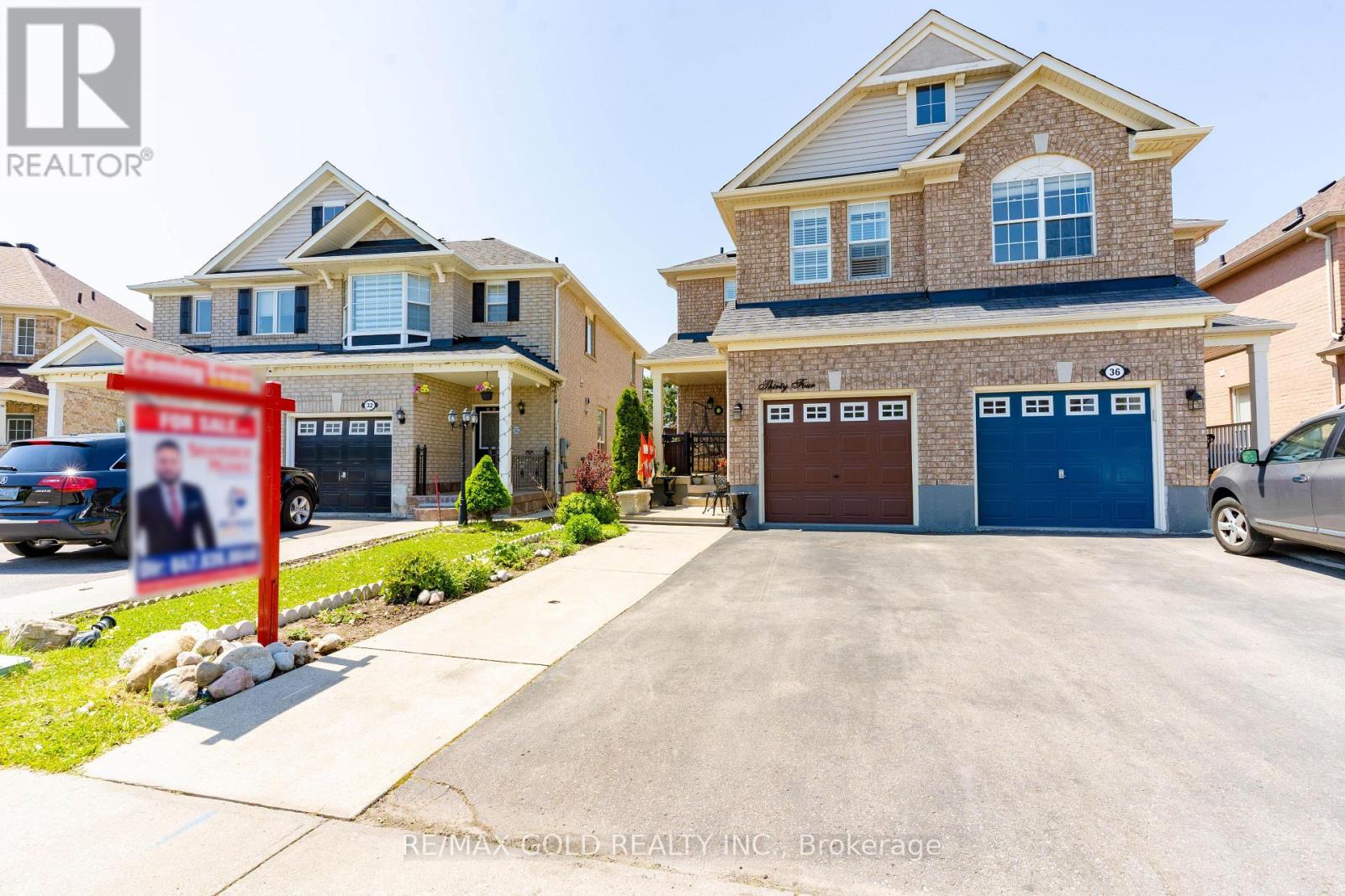 34 Jingle Cres, Brampton, ON L6S 0B2