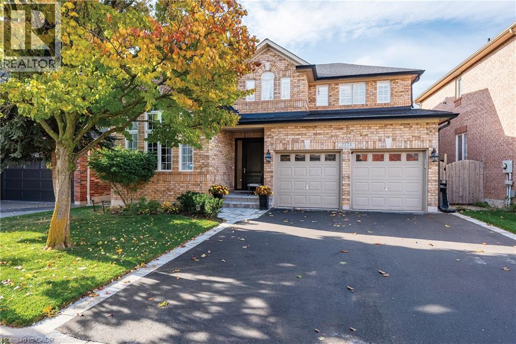 2124 Blackforest Cres, Oakville, ON L6M 4T6
