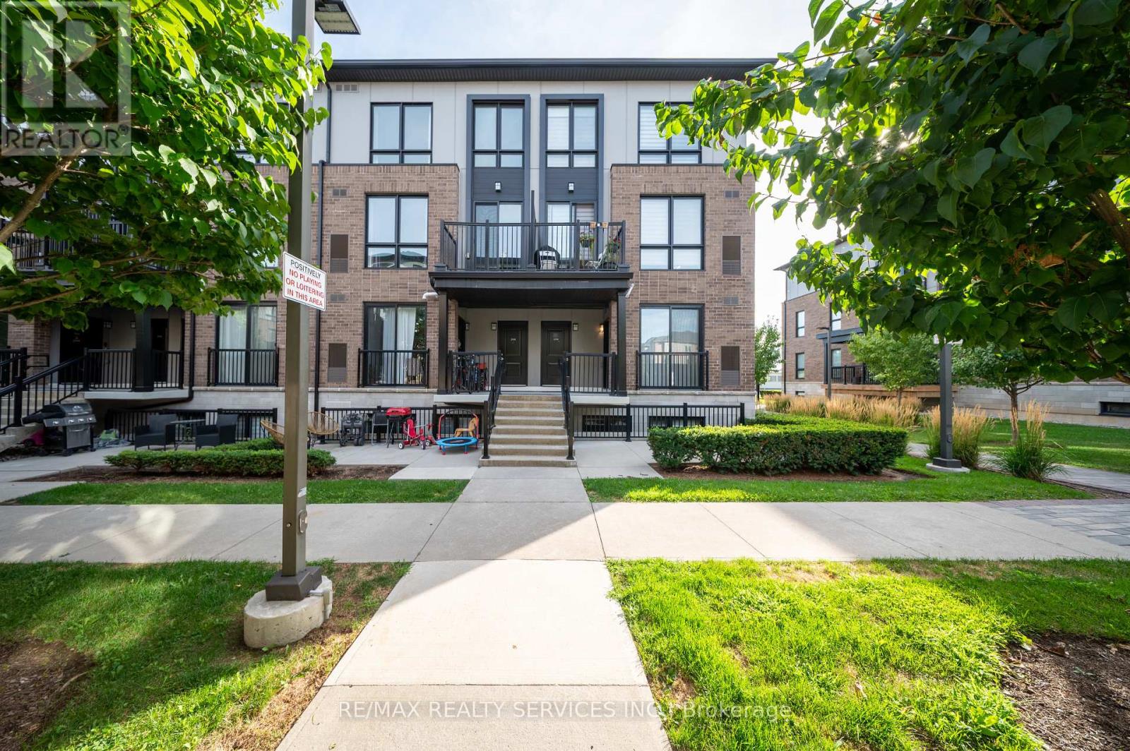105 1208 Main St E, Milton, ON L9T 9K7