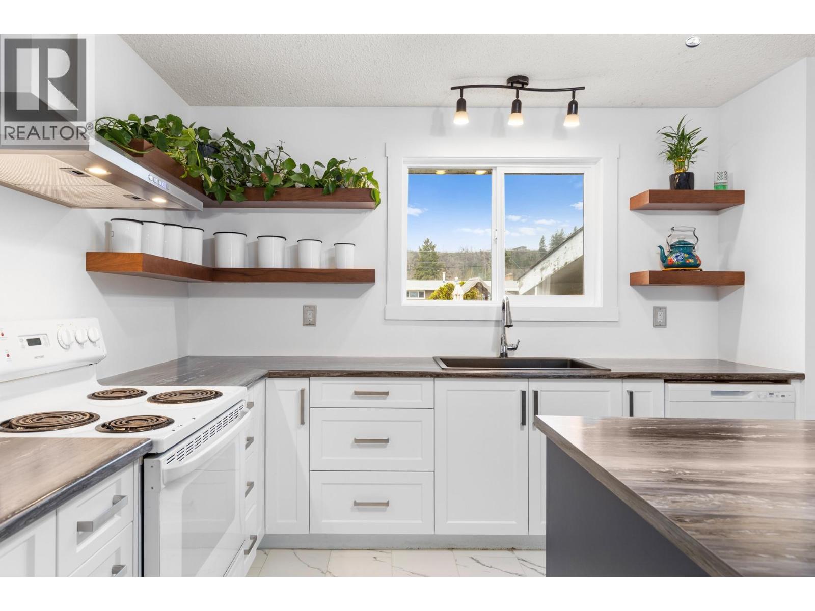 955 Hickory Rd, Kelowna, BC V1X 4K8
