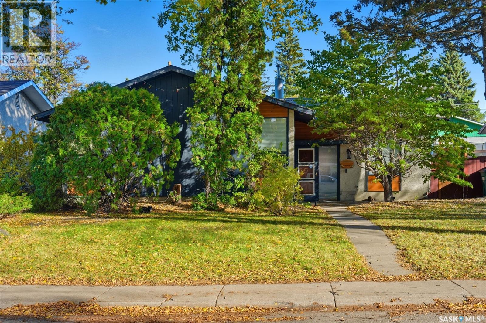 79 Spinks Dr, Saskatoon, SK S7H 3X1