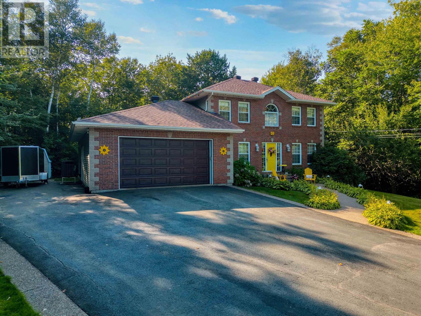20 Perry Ct, Fall River, NS B2T 1A4