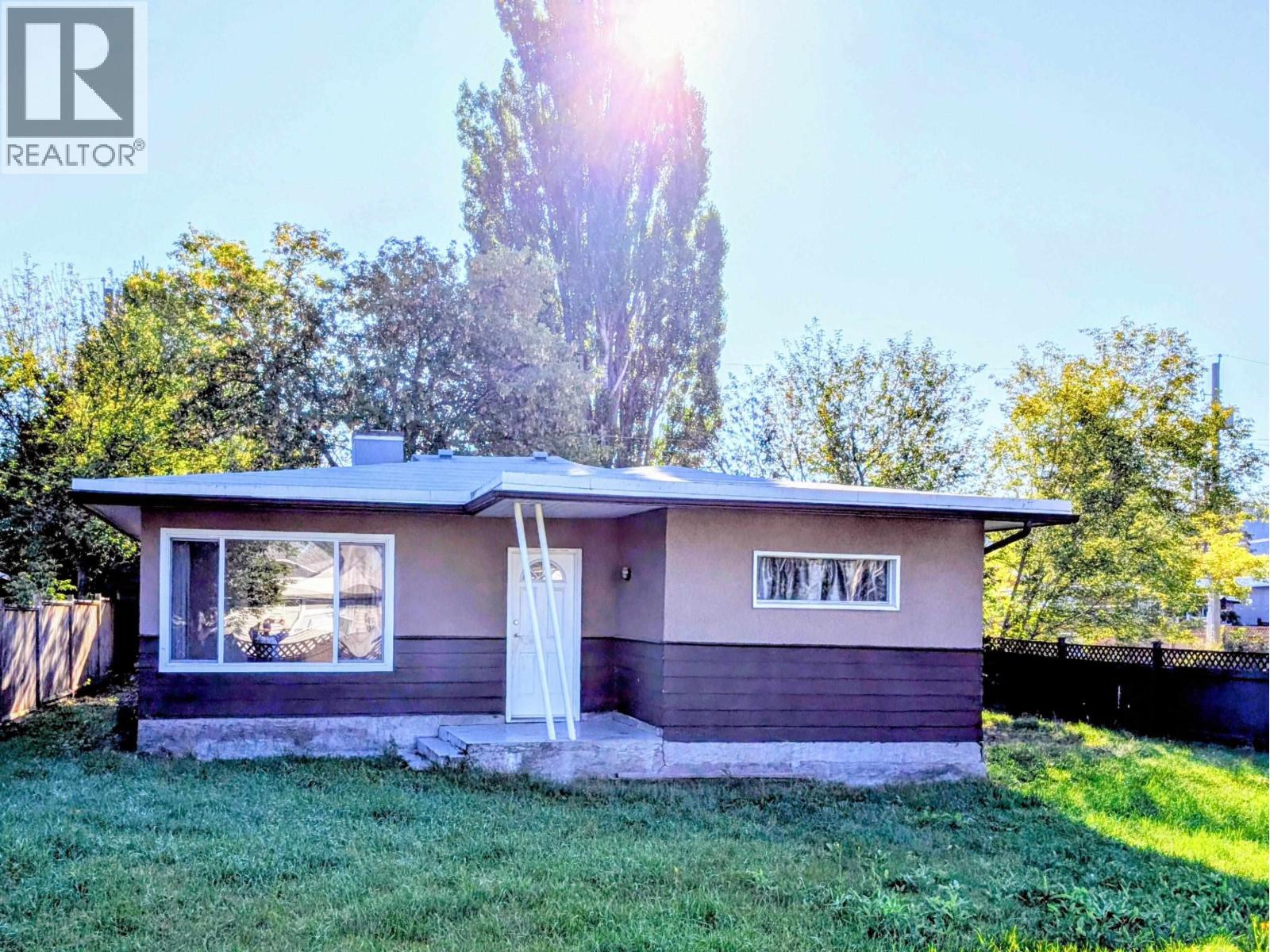 1890 Kenwood St, Prince George, BC V2L 1S5