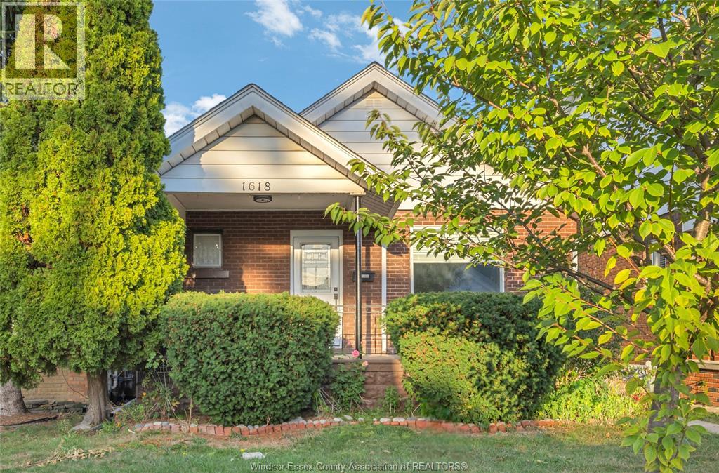 1618 Moy Ave, Windsor, ON N8X 3J8