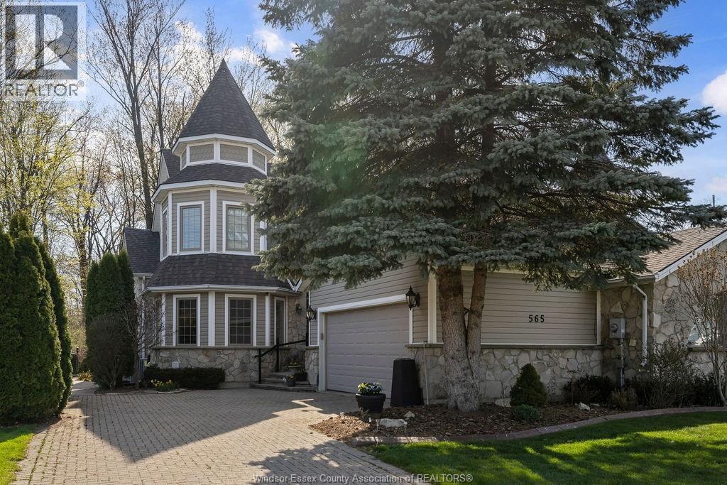 565 Gold Coast, Amherstburg, ON N8N 1M2