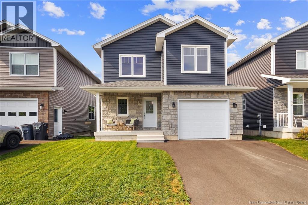 27 Weavers Way, Fredericton, NB E3A 3P8