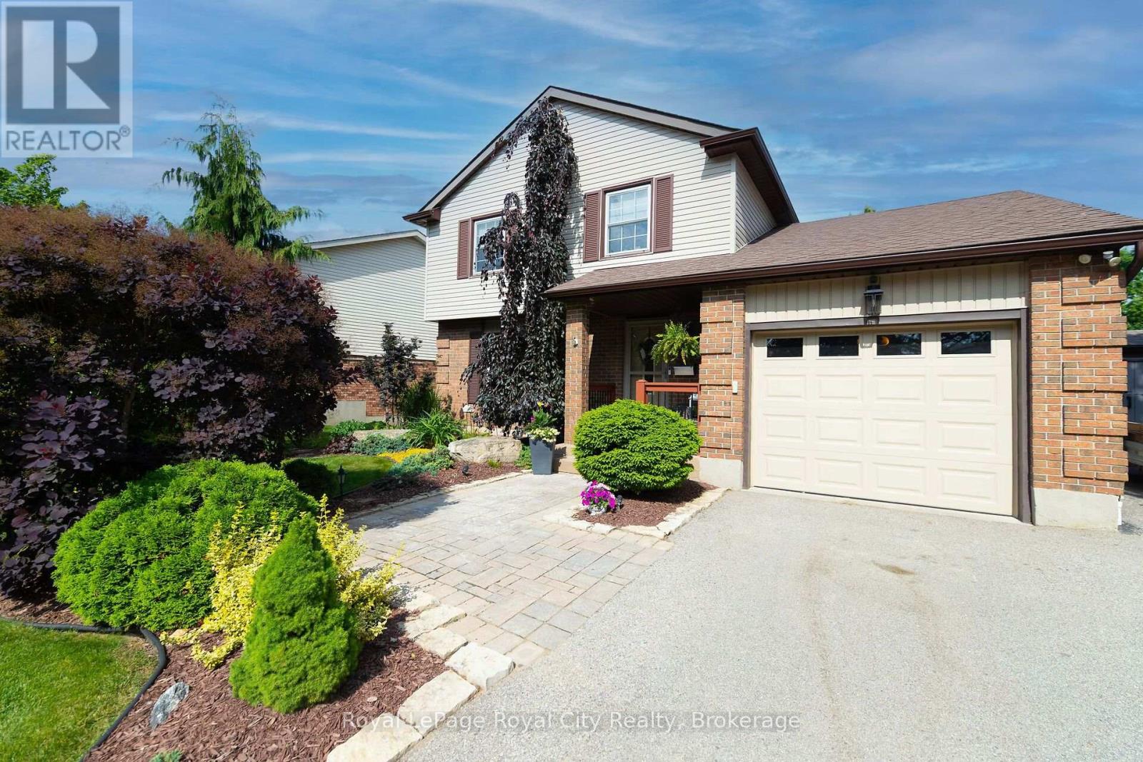 30 Springdale Blvd, Guelph, ON N1H 6X5