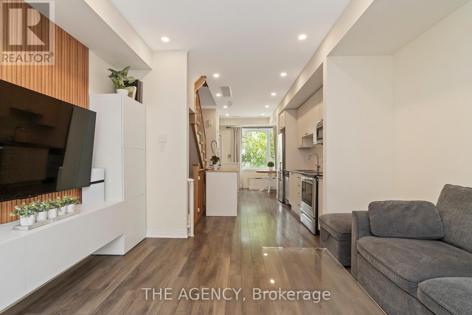 19 Thomas Mulholland Dr, Toronto, ON M3K 0B5