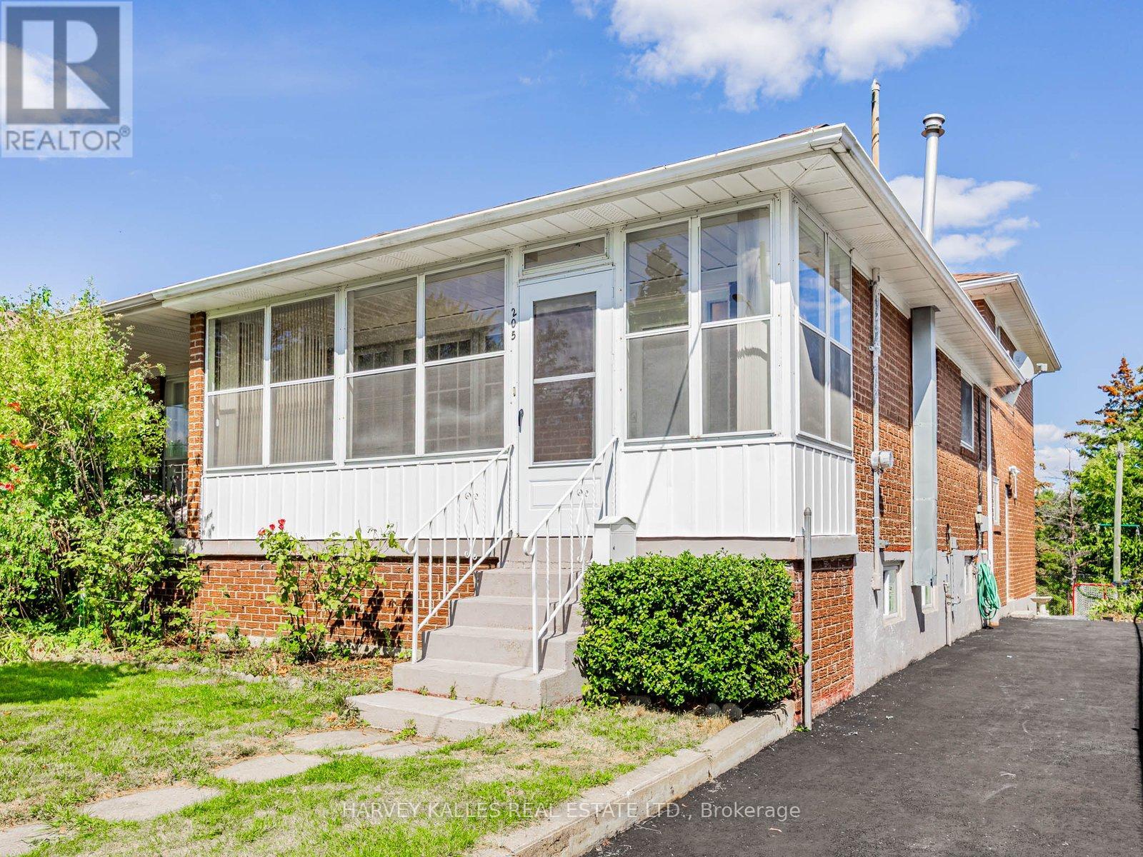 205 Vauxhall Dr, Toronto, ON M1P 1R6