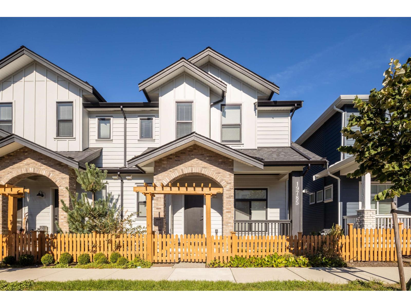75 Avenue Unit 19785 #a, Langley, BC V2Y 5K2