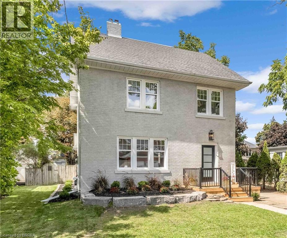 15 Hawarden Ave, Brantford, ON N3T 4H2