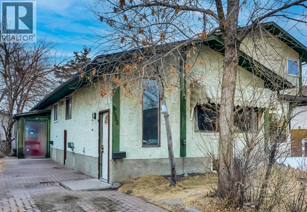 190 Whitefield Dr NE, Calgary, AB T1Y 5J2