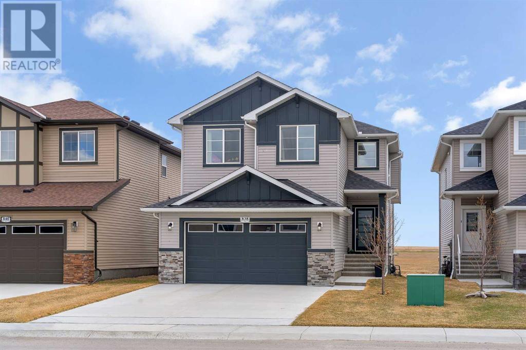 838 Edgefield St W, Strathmore, AB T0J 1Y0