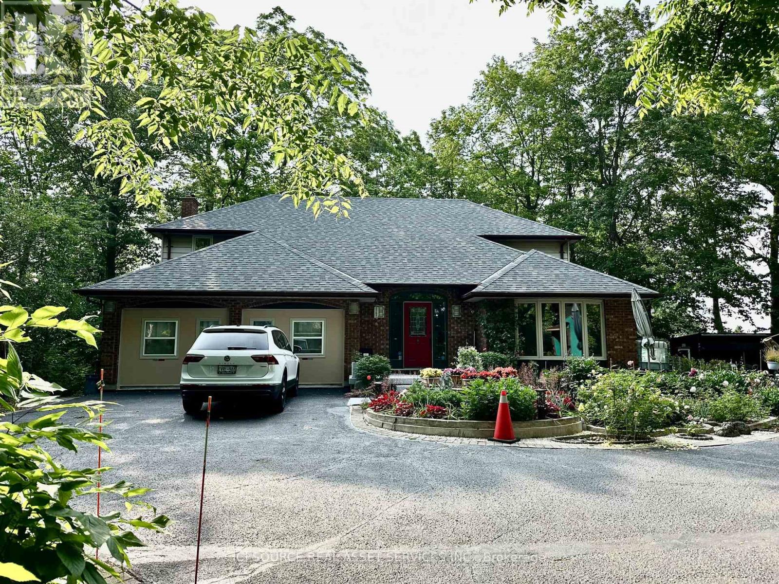 350 Sarnia Rd, London, ON N6G 3S2