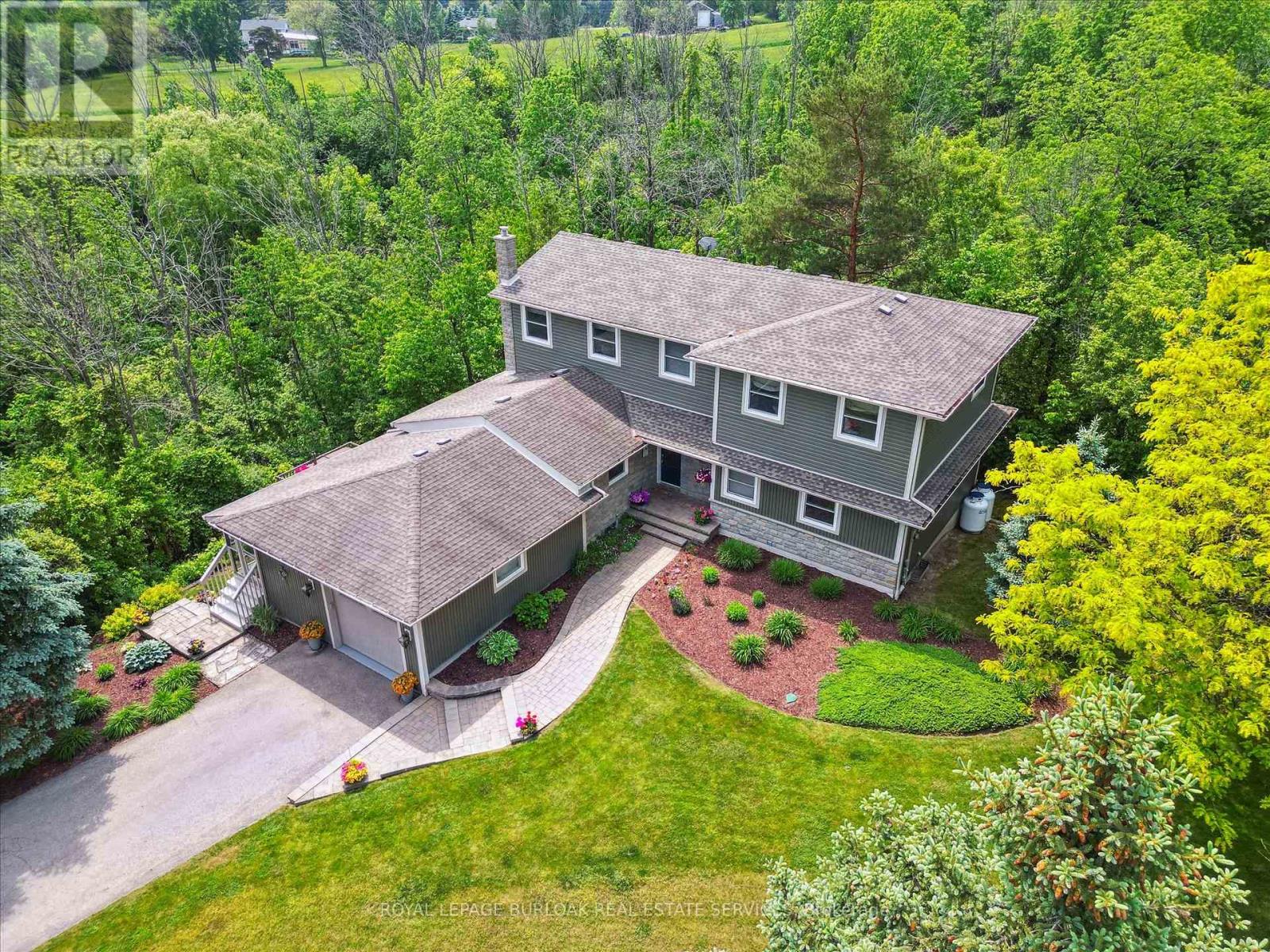 1778 Old Waterdown Rd, Burlington, ON L7R 3X5