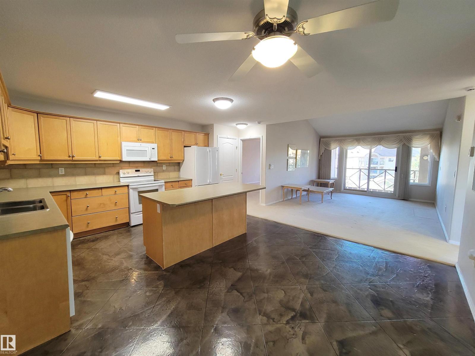 8942 156 Street Northwest #402, Edmonton, AB T5R 5Z5