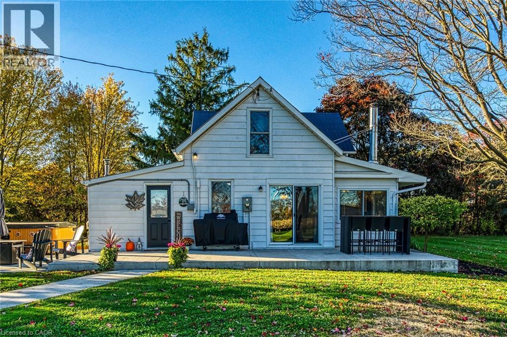 121 Comfort Rd, Dunnville, ON N1A 2W7