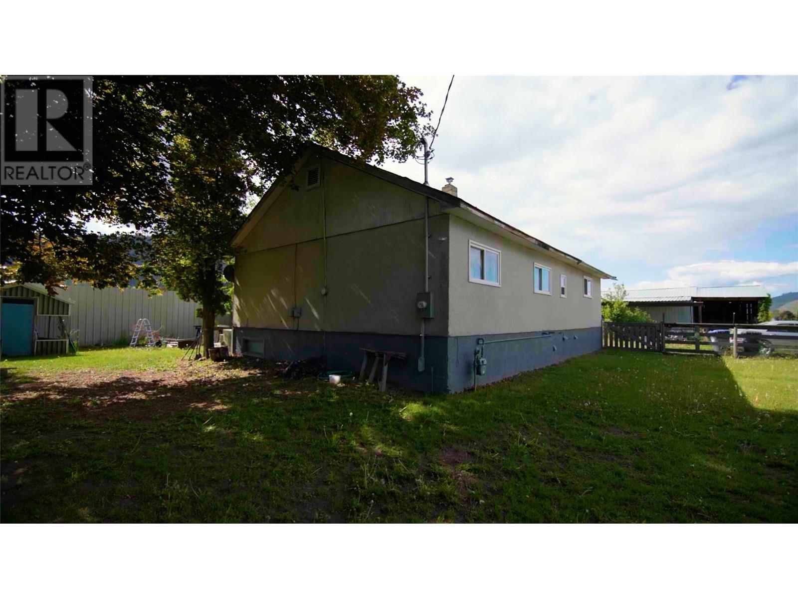 426 Aylmer Rd, Chase, BC V0E 1M0