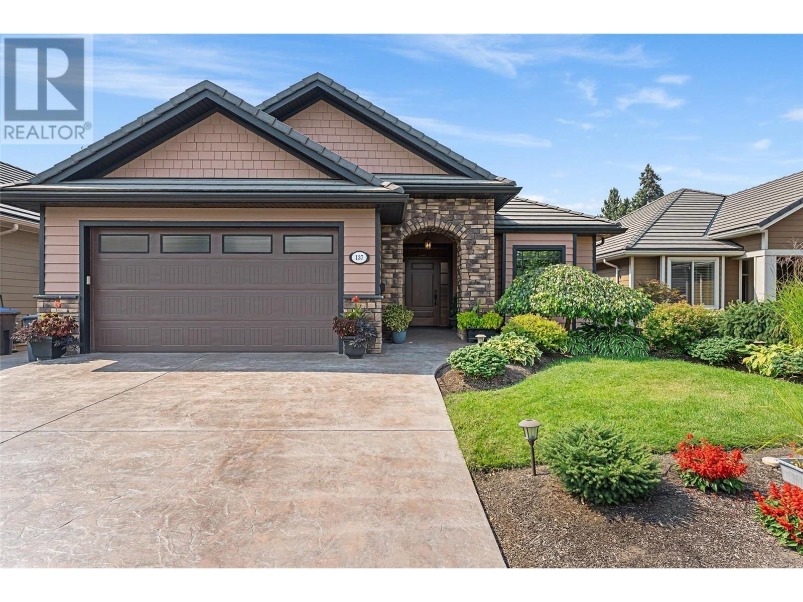 4450 Gordon Drive Unit 137, Kelowna, BC V1W 1T1