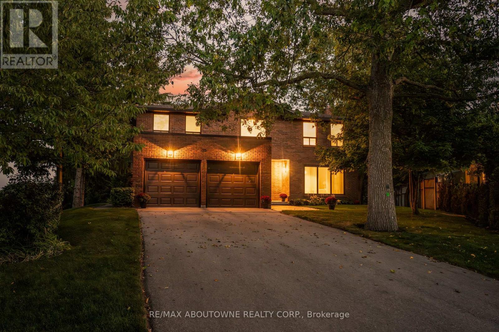 20 Arkendo Dr, Oakville, ON L6J 5T9