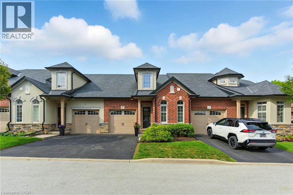 4 Burgundy Grv, Hamilton, ON L9K 0E7