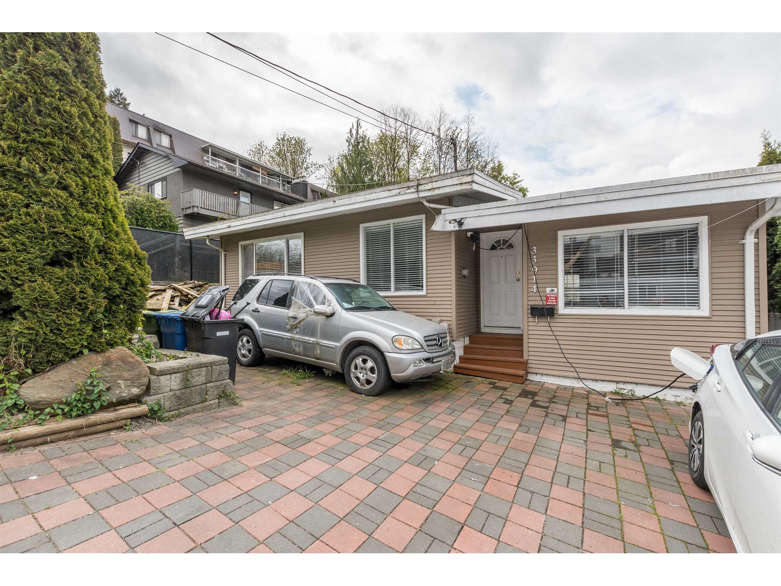33914 George Ferguson Way, Abbotsford, BC V2S 2M9