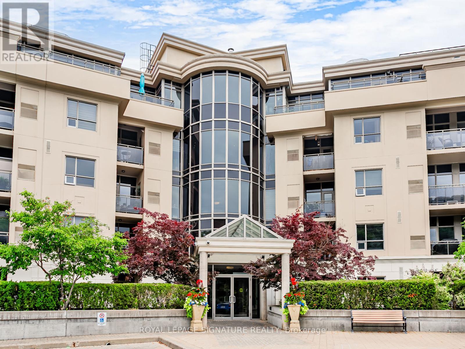 326 8201 Islington Ave, Vaughan, ON L4L 9S6