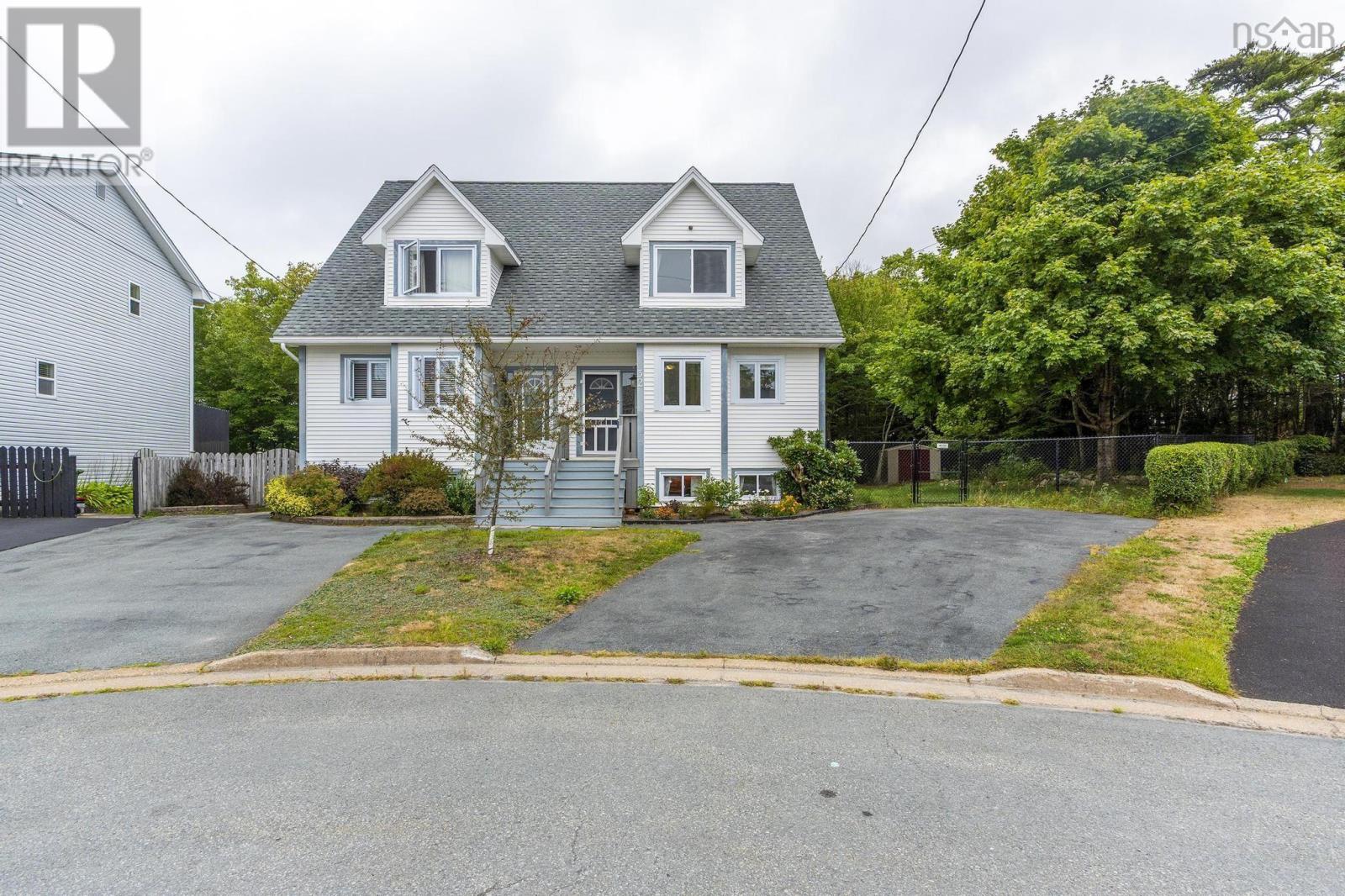 32 Oakvale Ct, Timberlea, NS B3T 1K7