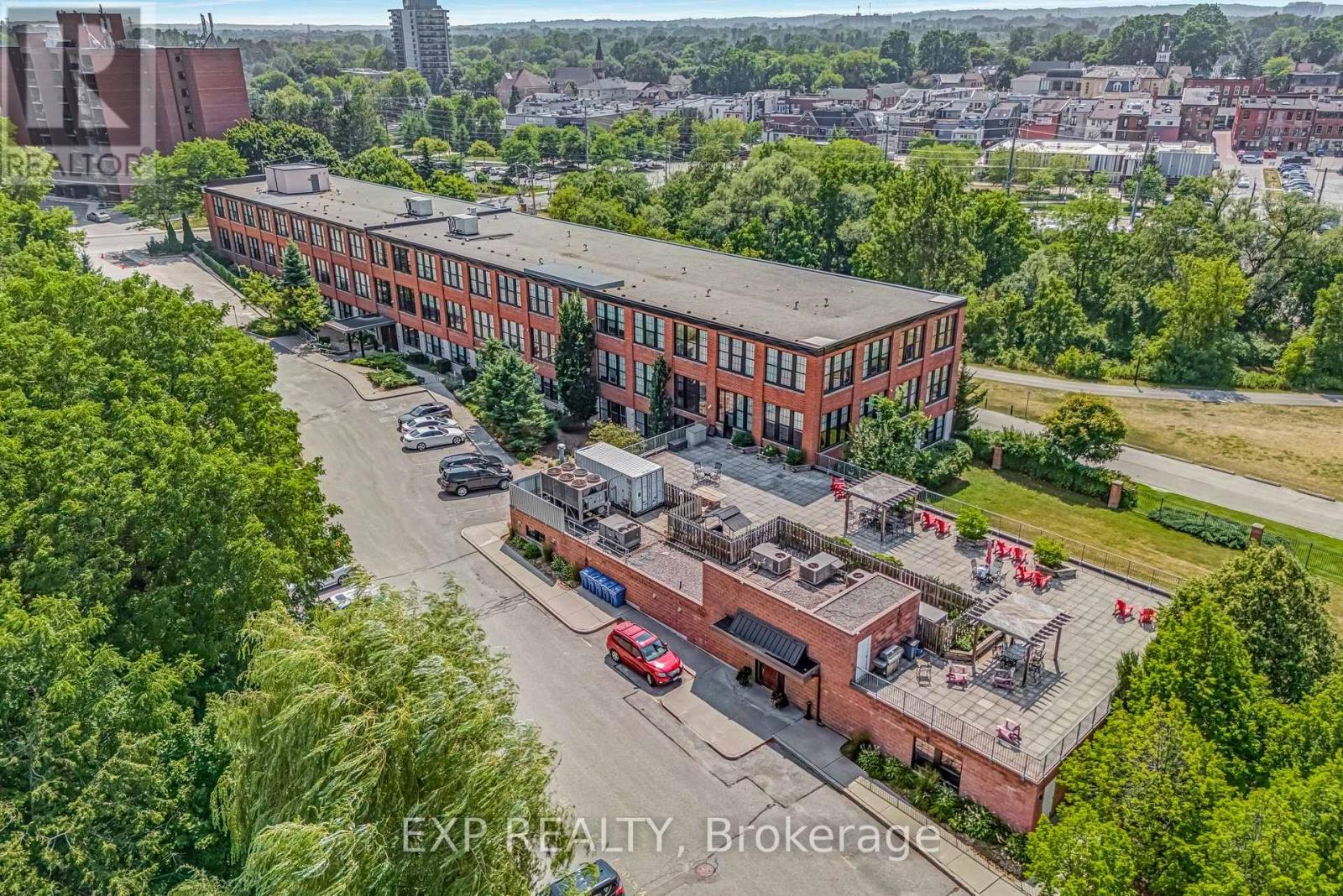 111 543 Timothy St, Newmarket, ON L3Y 1R1