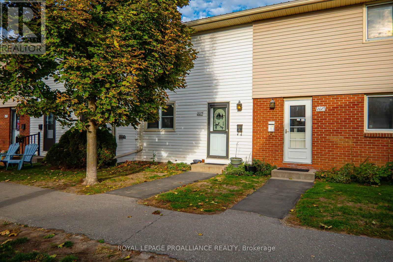 207 N Park St #d, Belleville, ON K8P 4T9