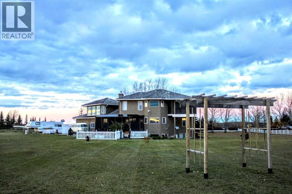108 Pleasant View Hts, Rural Rocky View County, AB T4C 2B3