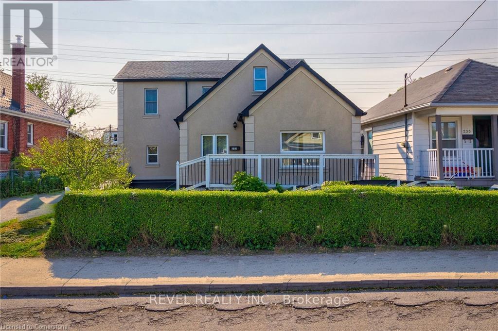 233 Normanhurst Ave, Hamilton, ON L8H 5N1