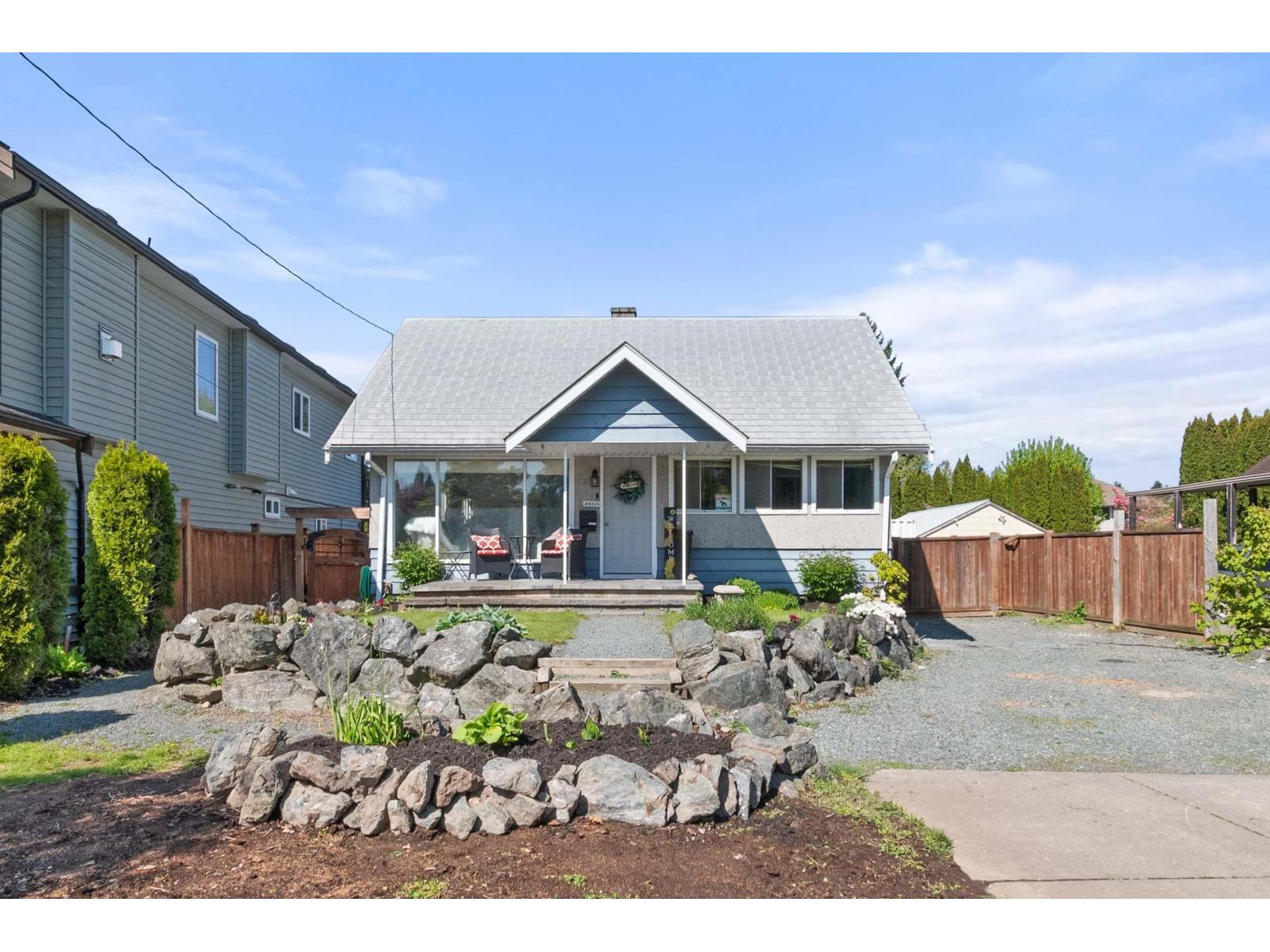 45325 Crescent Drivechilliwack Proper W, Chilliwack, BC V2P 1G5
