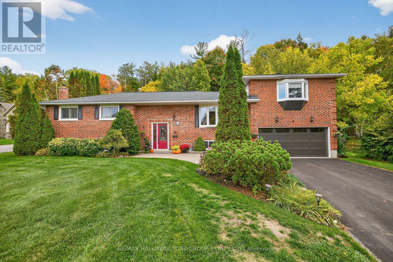 14 Anchor Ct, East Gwillimbury, ON L9N 1G1