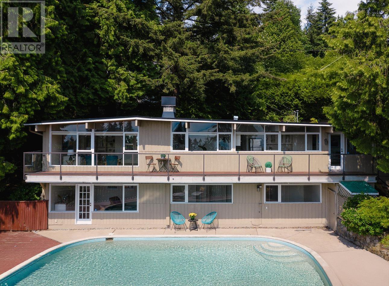2750 Rosebery Ave, West Vancouver, BC V7V 3A2