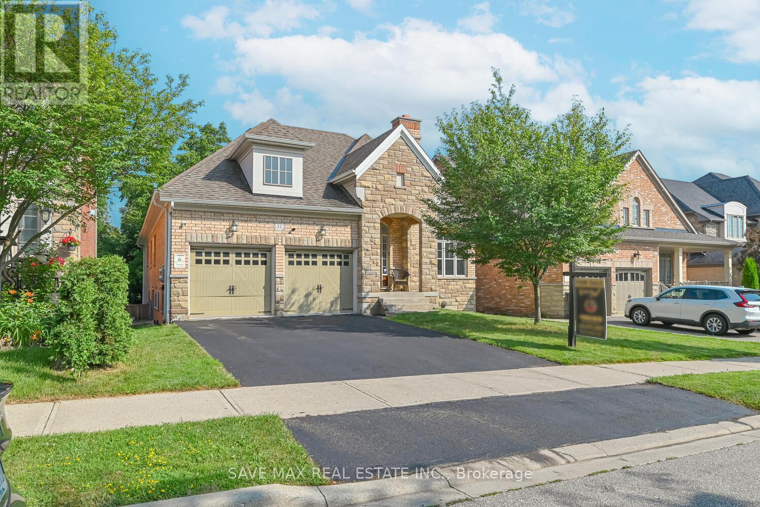 11 Haywood Dr, Brampton Credit Valley, ON L6X 0W1