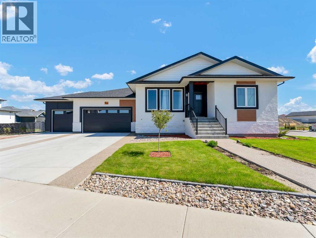 33 Dunes Way, Desert Blume, AB T1B 0R7